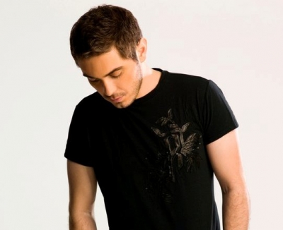 Αυτό είναι το νέο τραγούδι του Μιχάλη Χατζηγιάννη!