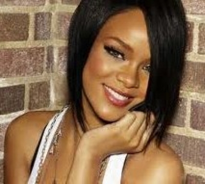 Κάντε Click για να δείτε το Κέρινο Ομοίωμα της Rihanna!