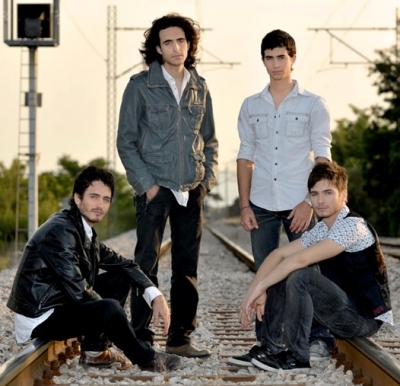 Οι Brothers in Plugs Live στο Socialista