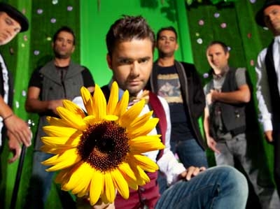 Οι ONIRAMA συνεργάζονται με τον παραγωγό των Manic Street Preachers για το νέο τους άλμπουμ