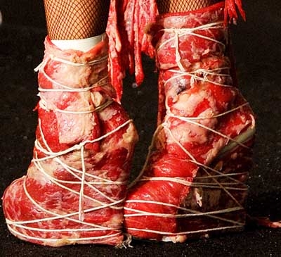 Όλα όσα θέλατε να μάθετε για το πιο αμφιλεγόμενο φόρεμα ever