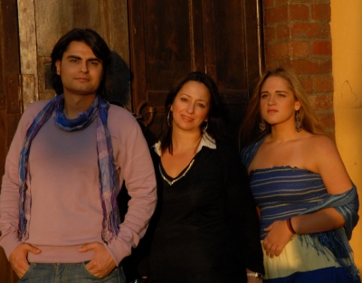 ''Ακρoβατώντας σε ένα πιάνο'' στο galerie cafe-vins "ΜΟΥΣΕΙΟ"