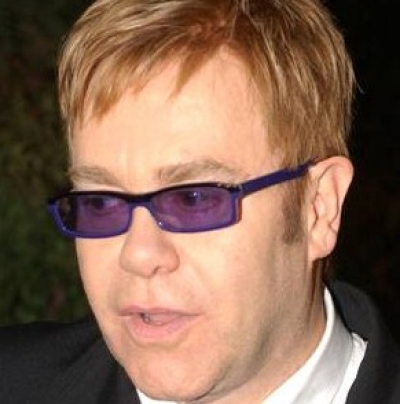 «Απαίσιους» χαρακτηρίζει τους σημερινούς στιχουργούς ο Elton John