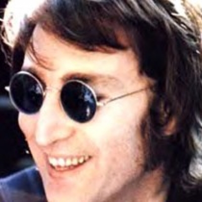 Αποκαλύφθηκε άγαλμα του John Lennon στο Liverpool!
