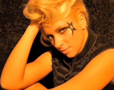 Γνωρίστε την Στεφανία Ρίζου μέσα απο την 'Δική της βραδιά'