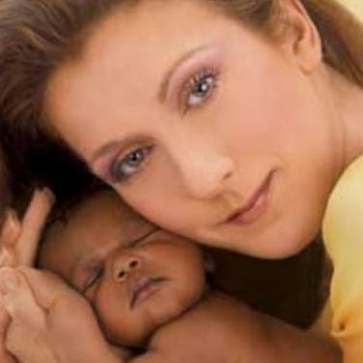 Η Celine Dion έφερε στον κόσμο δύο αγοράκια!