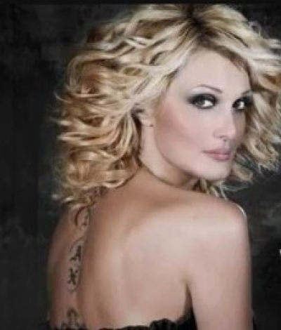 Ολοκαίνουριο τραγούδι απο τη Νατάσσα Θεοδωρίδου! Ακούστε το..