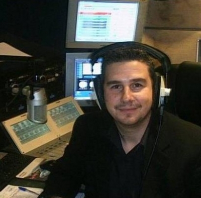 Πρεμιέρα του Θανάση Γκαραβέλα στο μικρόφωνο του Derti με Νίκο Μακρόπουλο