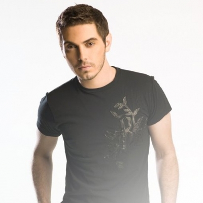 Ακούστε πρώτοι τη νέα μπαλάντα του Μιχάλη Χατζηγιάννη!