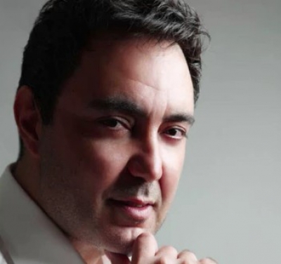 Ακούστε το νέο τραγούδι του Κωνσταντίνου Καραγέλη!