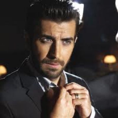 Ακούστε το νέο τραγούδι του Θάνου Πετρέλη...