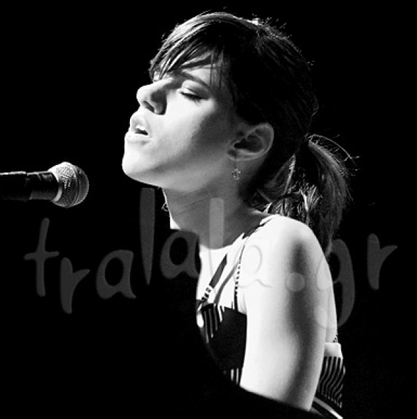 Μόνικα: μια ιδιαίτερη φωνή παρέσυρε το κοινό της Θεσσαλονίκης