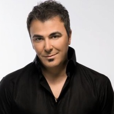 Ο Αντώνης Ρέμος στο “Βράδυ” με τον Κωστόπουλο...