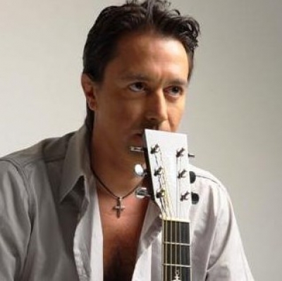 Ο Γιάννης Κότσιρας ραδιοφωνικός παραγωγός στον Love Radio 97,5.