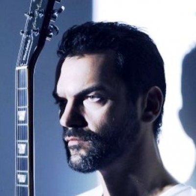 Το νέο τραγούδι του Κωνσταντίνου Καζάκου!