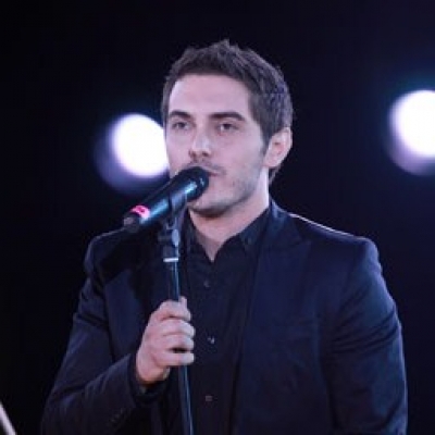 Τούρτα επί σκηνής για τον Χατζηγιάννη!