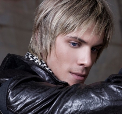 Ακούστε το νέο τραγούδι του Νίκου Οικονομόπουλου!!!