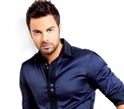 "Αξίζει να το ζεις" με τον Ηλία Βρεττό!