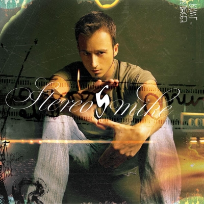 Ακούστε ένα δείγμα από το νέο τραγούδι του Stereo Mike  «Απλά Ζωή». 