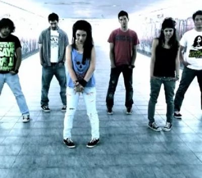 Ακούστε το νέο τραγούδι των Whatever!