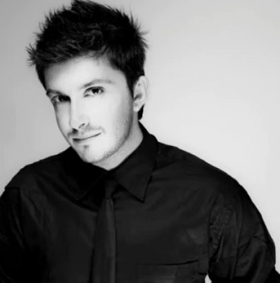 "Φτάνει να χαμογελάμε" - Λουκάς Καλομοίρης feat Versus Gr!