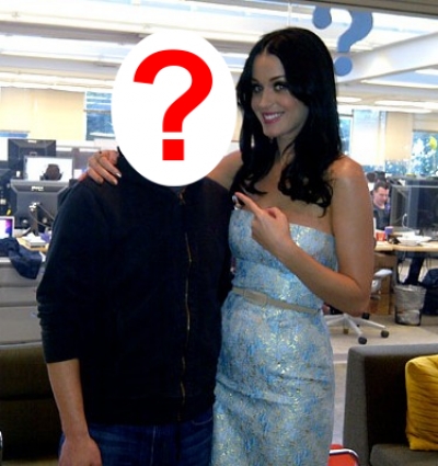 Η Katy Perry ποζάρει με έναν από τους πιο πλούσιους νέους!