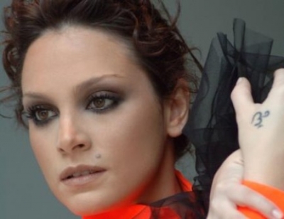 H πρώτη δισκογραφική εμφάνιση της Ελεωνόρας Ζουγανέλη το 1996...