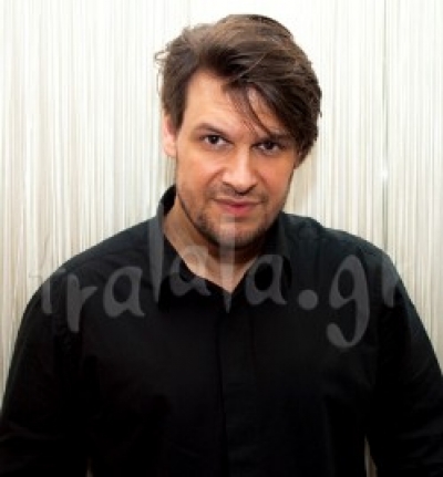 "Κάτσε και Μέτρα" ακόμη ένα καινούριο κομμάτι του Πάνου Κιάμου!