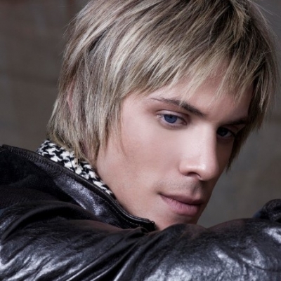 Ο Νίκος Οικονομόπουλος μόνο «Μες στην καλή χαρά» δεν ήταν!