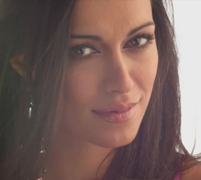 "Όλες οι Αισθήσεις μου" νέο remix της Στέλλας Καλατζή!