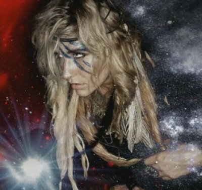 “We R Who We R” απο την Ke$ha σε ένα εντυπωσιακό remix του Fred Falke!