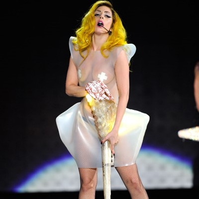 Δείτε φωτογραφίες και video από τη συναυλία της Lady GaGa στη Νέα Υόρκη και ποιοί επώνυμοι την τίμησαν!