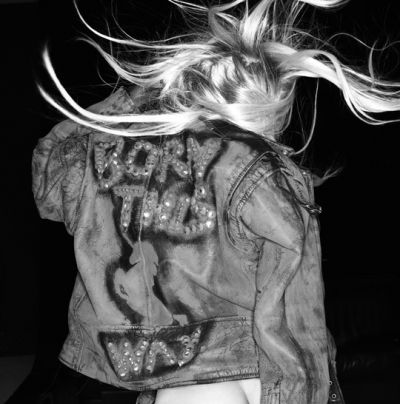 H Lady GaGa κάνει ρεκόρ στο i-tunes με το νέο της single!