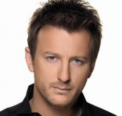 Κώστας Καραφώτης: «Είμαι πολύ χαρούμενος για την συνεργασία μου με τον Νίκο και την Κέλλυ»