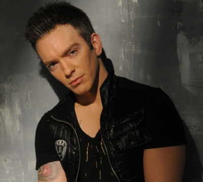 «Μη φοβάσαι την αγάπη», τραγουδά ο Γιώργος Νικολιδάκης!