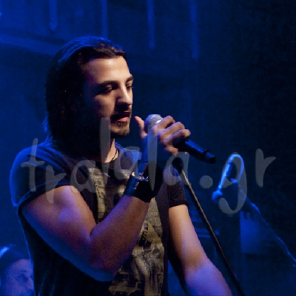 Ο Δήμος Αναστασιάδης κάνει πρεμιέρα στο Σταυρό του Νότου Club.