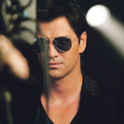 Πλήθος κόσμου στη συναυλία του Σάκη Ρουβά με αφορμή την ημέρα των ερωτευμένων