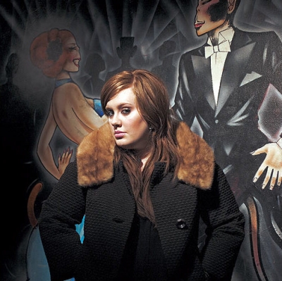 Συνεχίζει στο #1 η Adele!