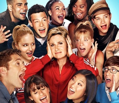 Το Glee ξεπερνάει τον Elvis!