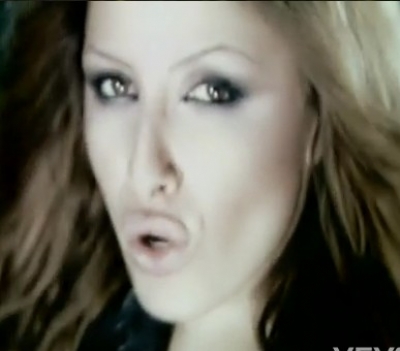 Video: Έλενα Παπαρίζου - Πυροτεχνήματα