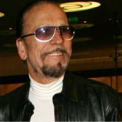 Φώτης Μεταξόπουλος : Το ζειμπέκικο και το «gay-μπέκικο» !