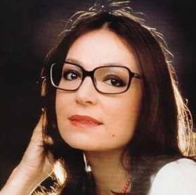 Η Νάνα Μούσχουρη πήγε Ρέμο