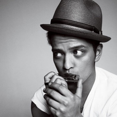 H φωτογράφηση του Bruno Mars στο GQ!