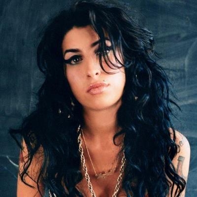 Η νέα φωτογράφηση και συνέντευξη της Amy Winehouse στο Look Magazine!