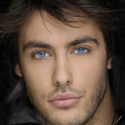 Κώστας Μαρτάκης: «Δεν μπορώ να κρύψω πως μου αρέσει που με αγαπούν, όπως αγαπούν τα τραγούδια μου»