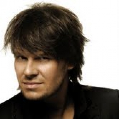 Πάνος Κιάμος: το νέο του τραγούδι “Από Δευτέρα”! Ακούστε το...