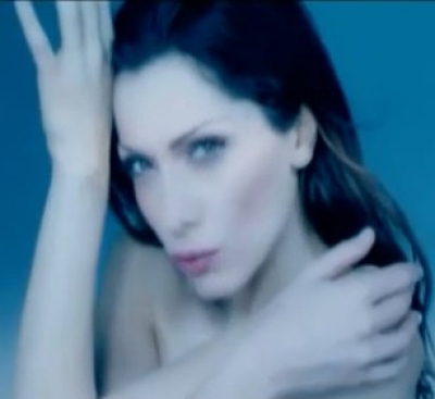 Video Clip: Δέσποινα Βανδή - Όλο Λείπεις