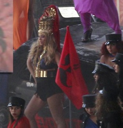 Από ποια τραγουδίστρια "εμπνεύστηκε" η Beyoncé το νέο της logo?