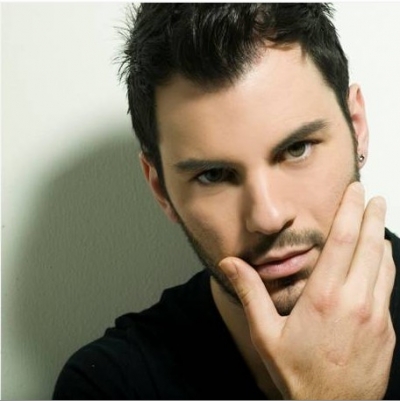 Γνωρίστε τον Γιάννη Τόλμη μέσα από το πρώτο του τραγούδι !