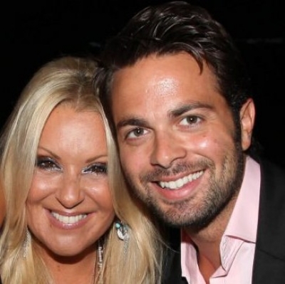 Η Ναταλία γράφει μουσική και στίχους για τον Ηλία!